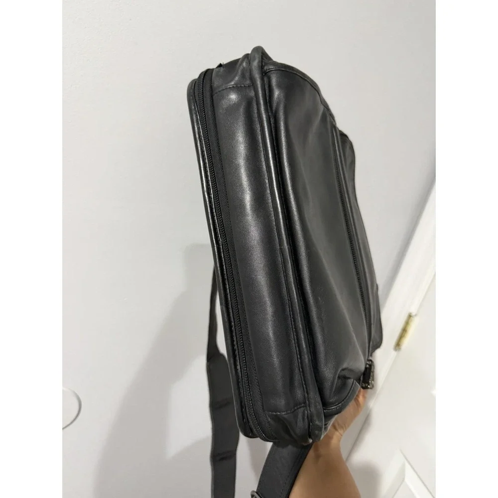 Tumi Leather Messenger Laptop Crossbody Tote Black Bag Pockets L